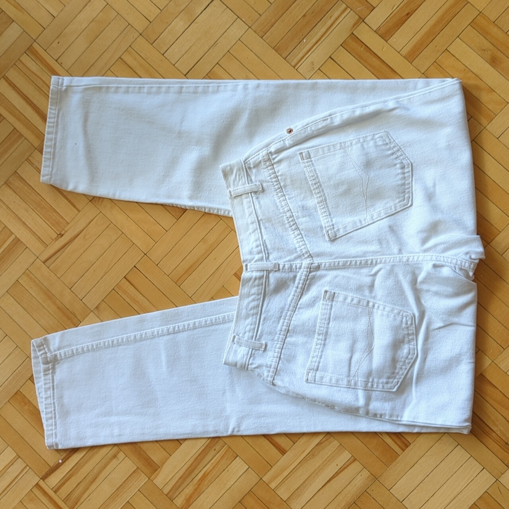 Vintage high-waisted ecru jeans